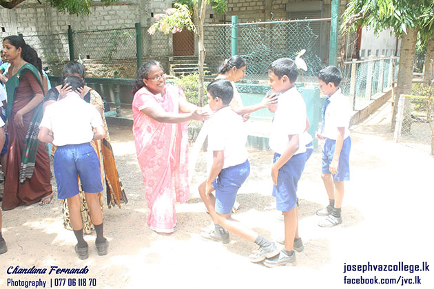 Teachers Blessings To Grade 5 Students - Primary School  - St. Joseph Vaz College