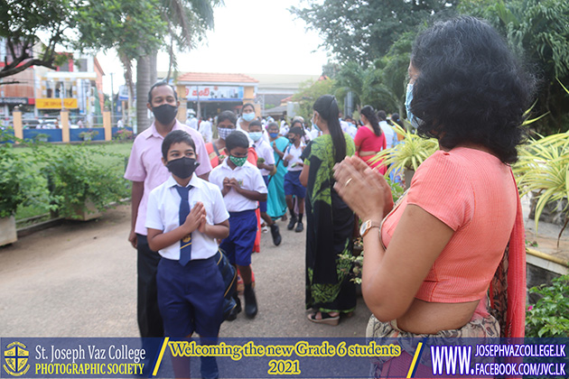 Welcoming The Grade 6 Students - St. Joseph Vaz College - Wennappuwa - Sri Lanka