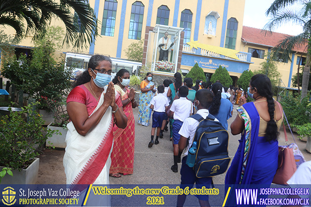 Welcoming The Grade 6 Students - St. Joseph Vaz College - Wennappuwa - Sri Lanka